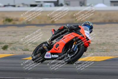 media/Jan-14-2023-SoCal Trackdays (Sat) [[497694156f]]/Turn 4 Set 2 (1030am)/